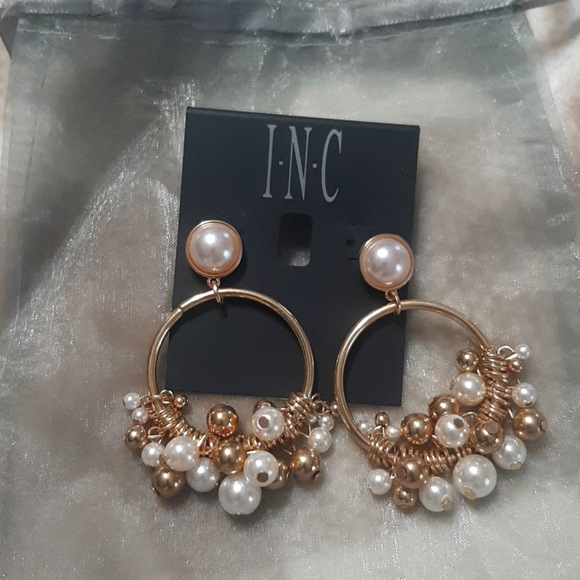 New INC hanging pearl and golden earrings - Picture 1 of 3